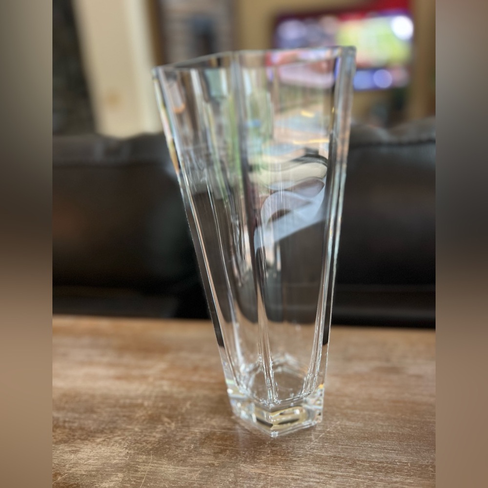 𝐑𝐚𝐫𝐞 𝐟𝐢𝐧𝐝! Tiffany & Co Frank Lloyd Wright Crystal Hex Vase 1986 - Picture 4 of 8